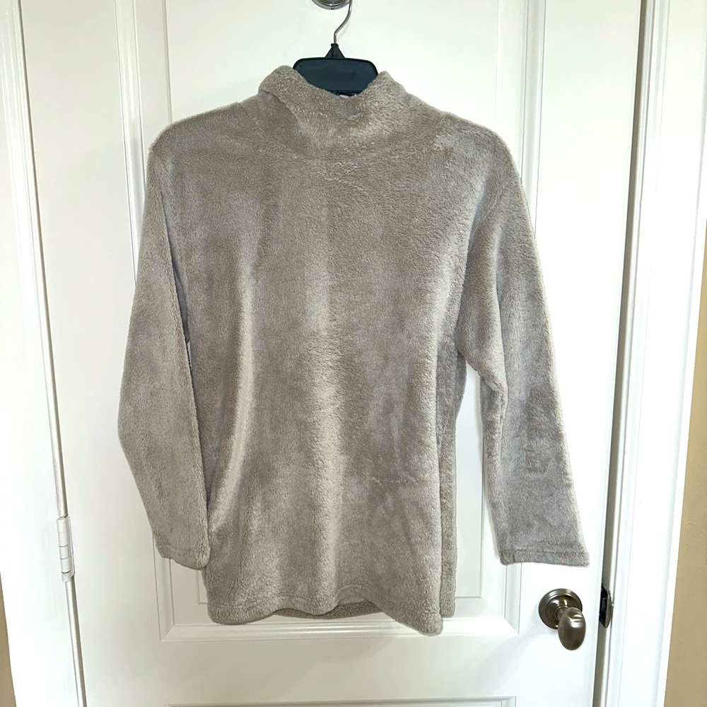 Rafaella Women’s soft pullover, size small